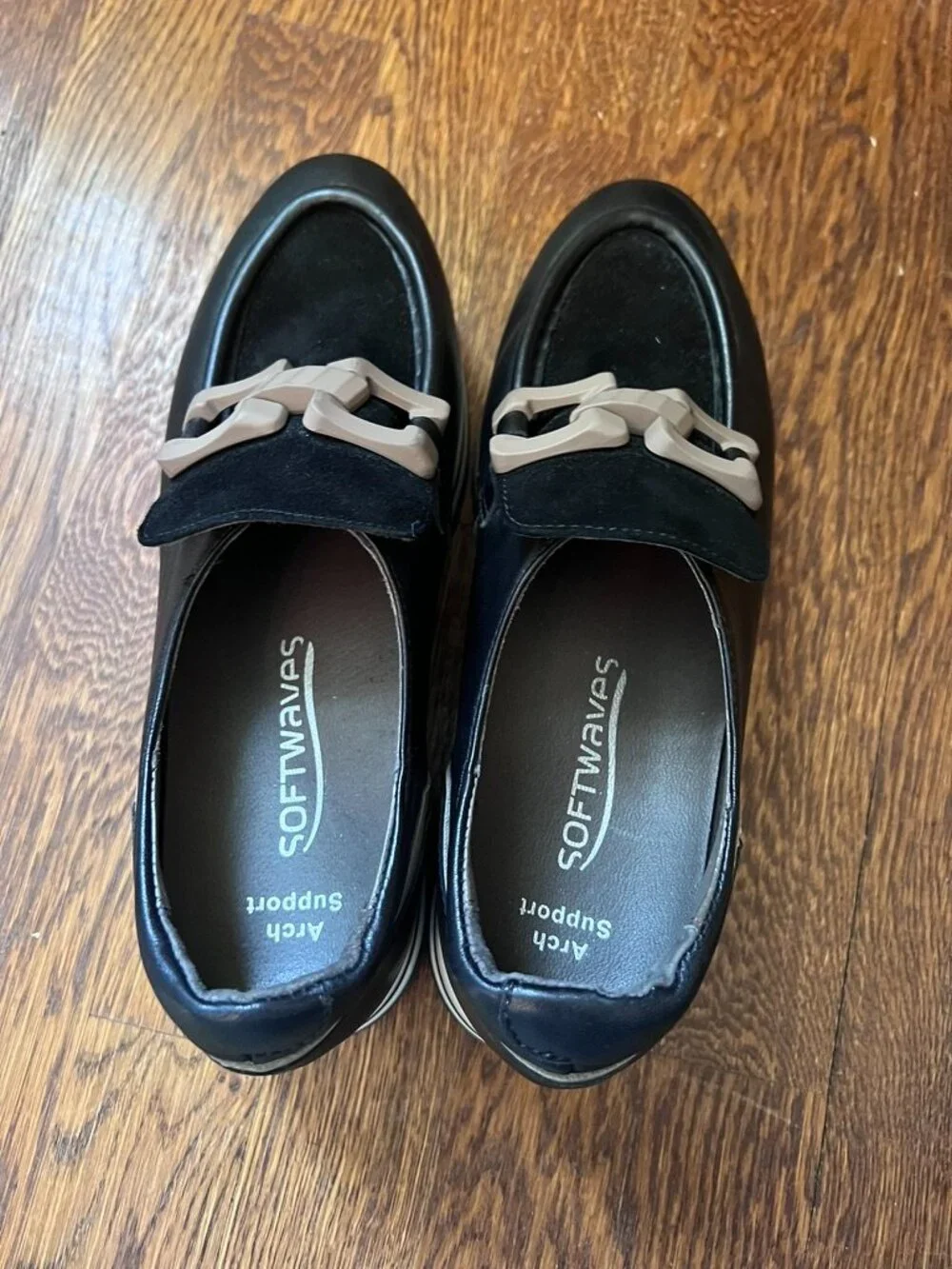 Gently USED SOFTWAVES women's cathy loafers in black taupe 9 - Picture 4 of 4